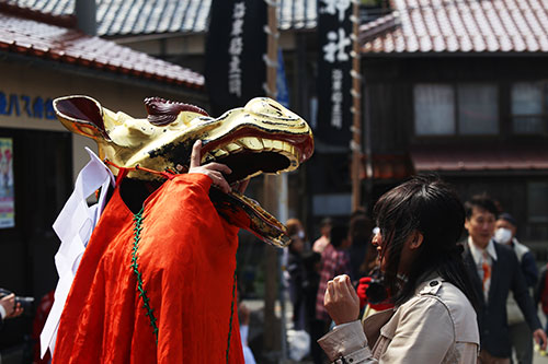 鳥取県の麒麟獅子舞と香川県の獅子舞